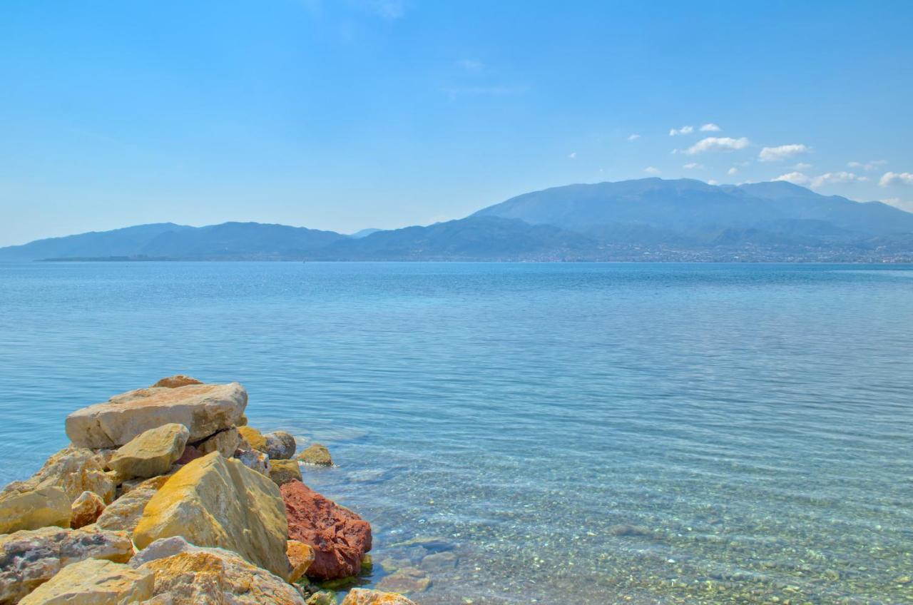 Epipleon Luxury Suites -105- Δωμάτιο 35Τμ Με Βεράντα 35Τμ Μπροστά Στη Θάλασσα Nafpaktos Zewnętrze zdjęcie