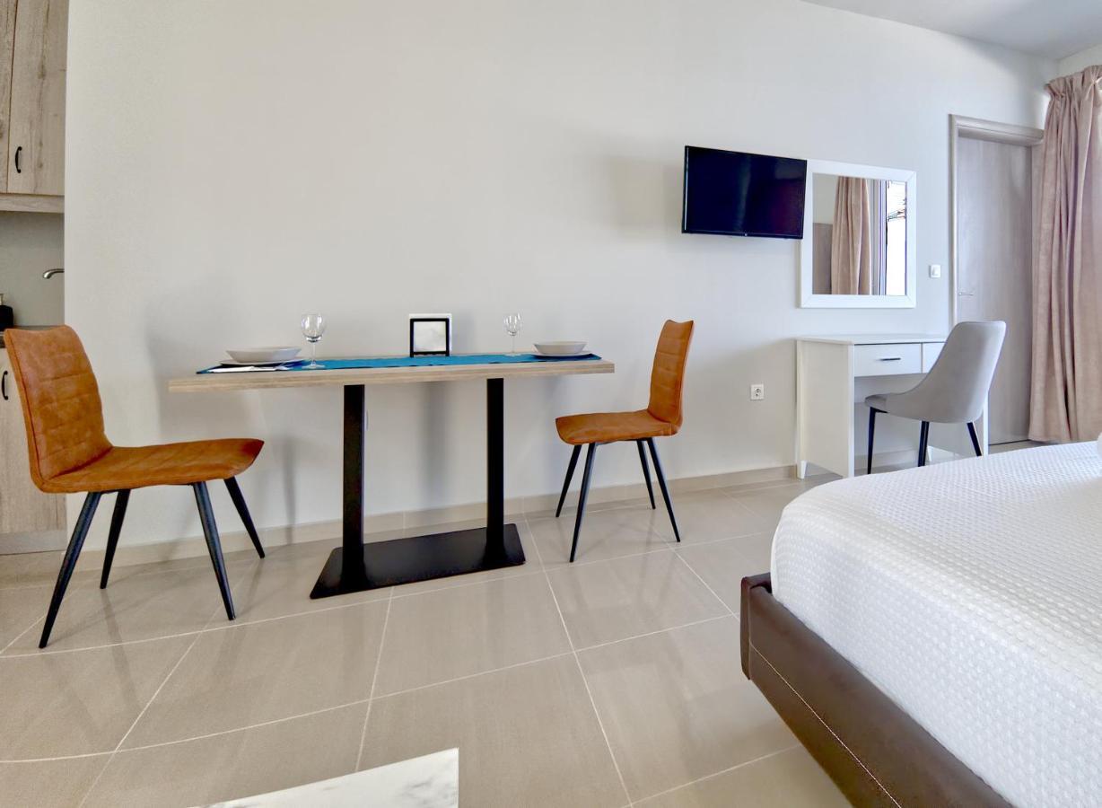 Epipleon Luxury Suites -105- Δωμάτιο 35Τμ Με Βεράντα 35Τμ Μπροστά Στη Θάλασσα Nafpaktos Zewnętrze zdjęcie