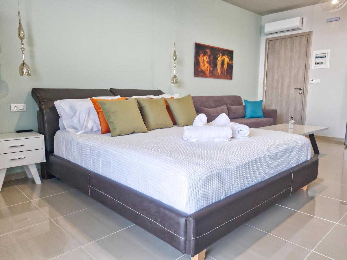 Epipleon Luxury Suites -105- Δωμάτιο 35Τμ Με Βεράντα 35Τμ Μπροστά Στη Θάλασσα Nafpaktos Zewnętrze zdjęcie